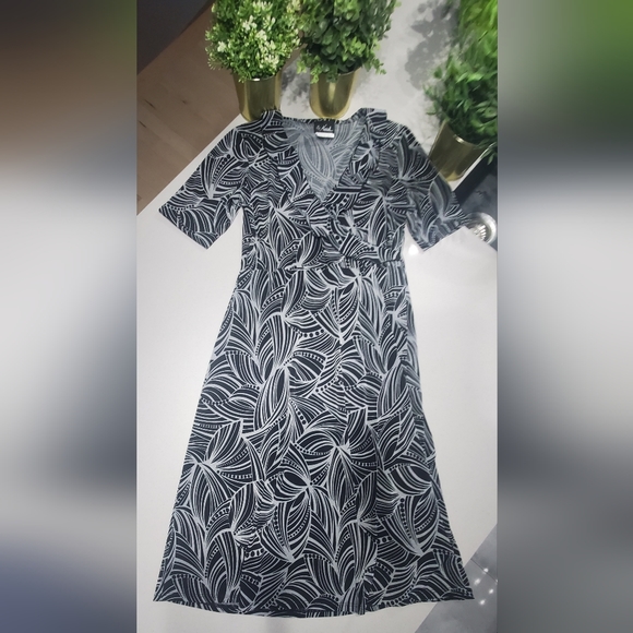 KAREL Splendide robe cache-coeur à motifs de longueur midi - Picture 2 of 6